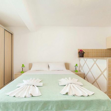 Hana Accommodation Свети Стефан Екстериор снимка
