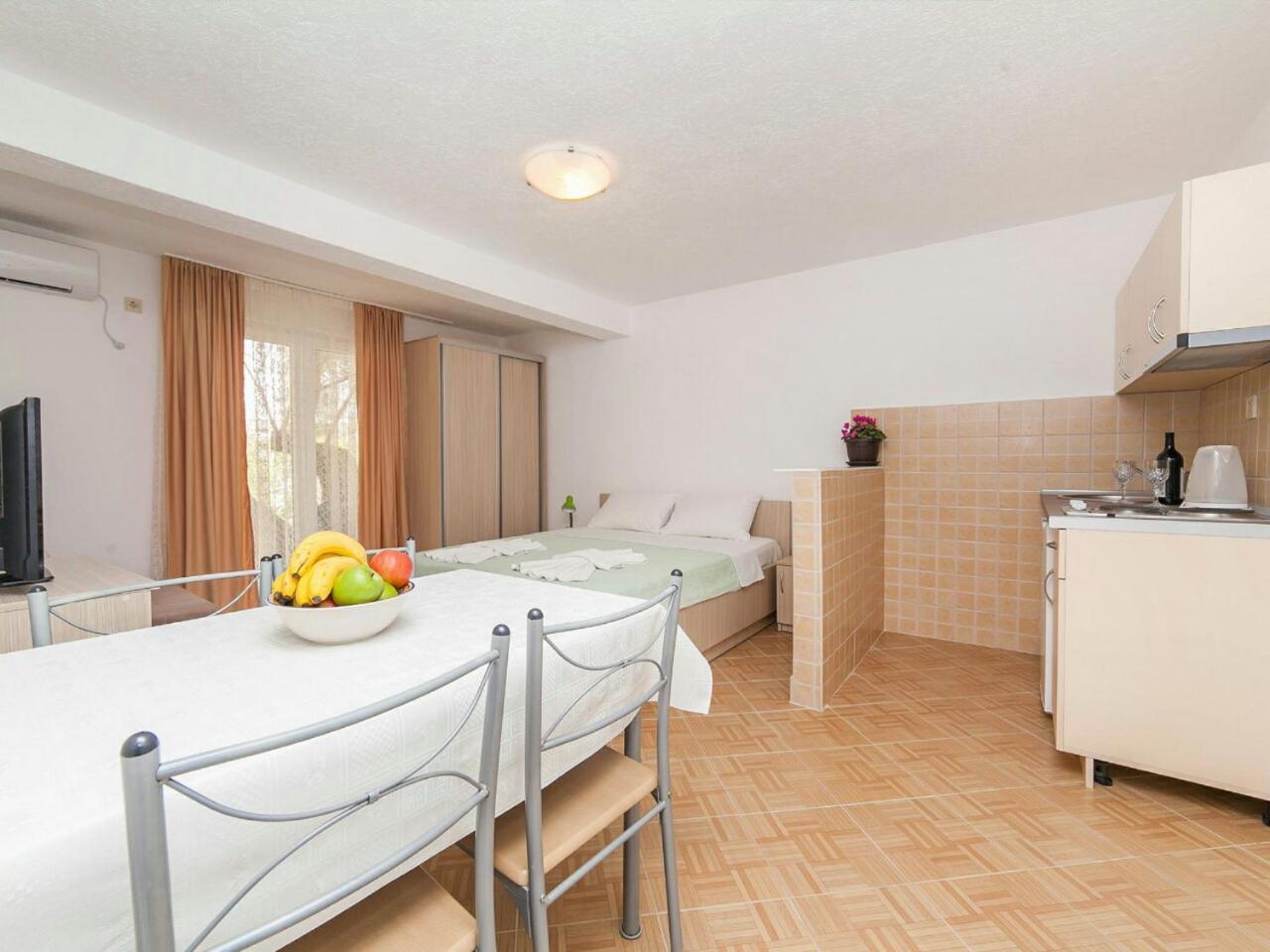 Hana Accommodation Свети Стефан Екстериор снимка
