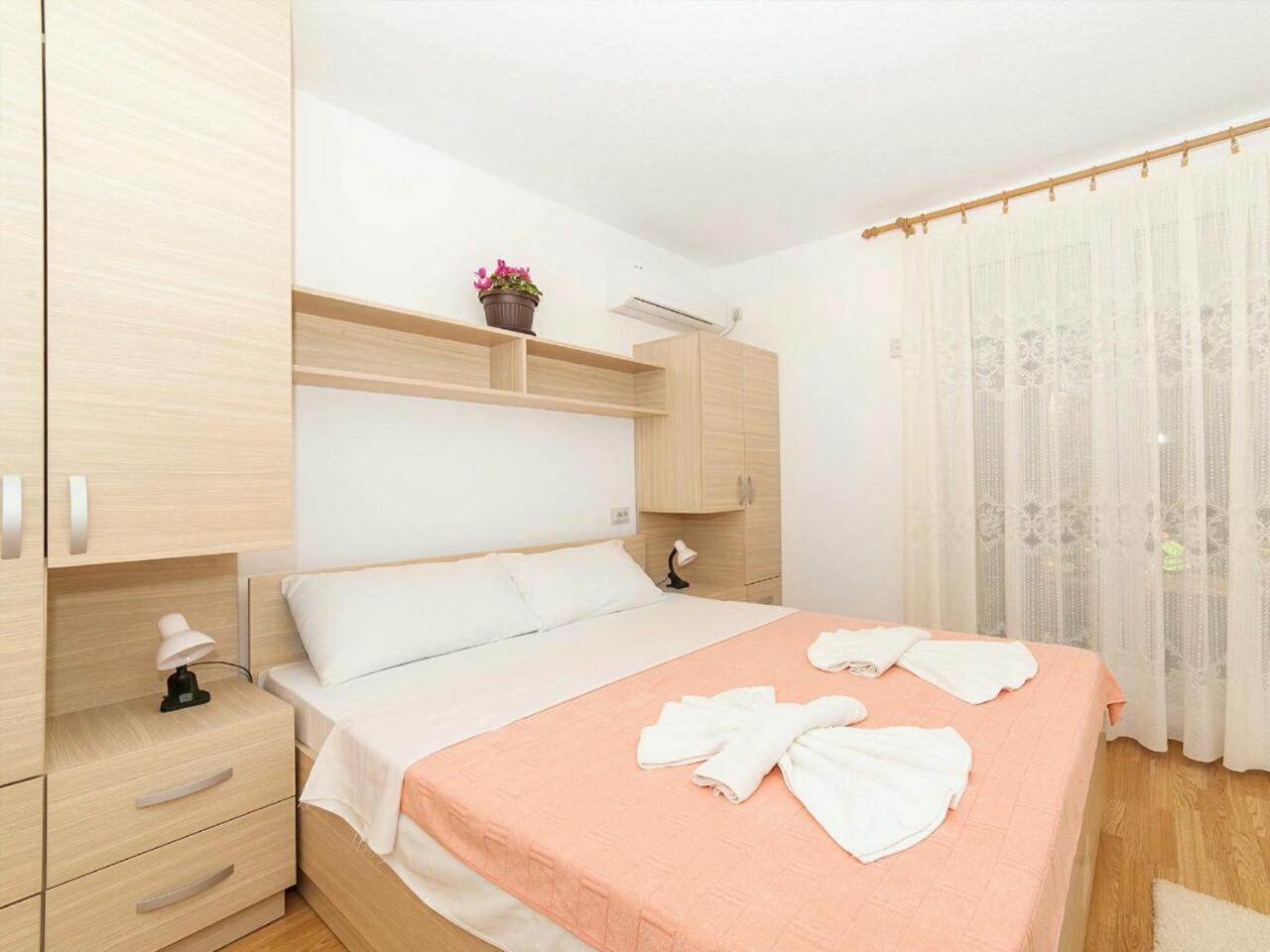 Hana Accommodation Свети Стефан Екстериор снимка