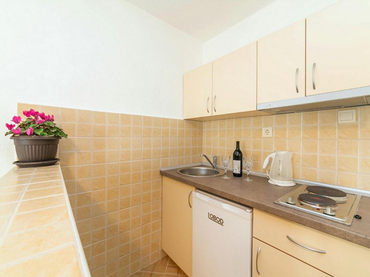 Hana Accommodation Свети Стефан Екстериор снимка
