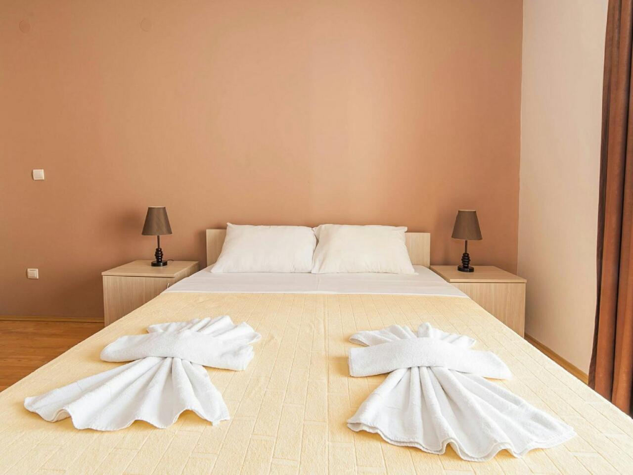 Hana Accommodation Свети Стефан Екстериор снимка