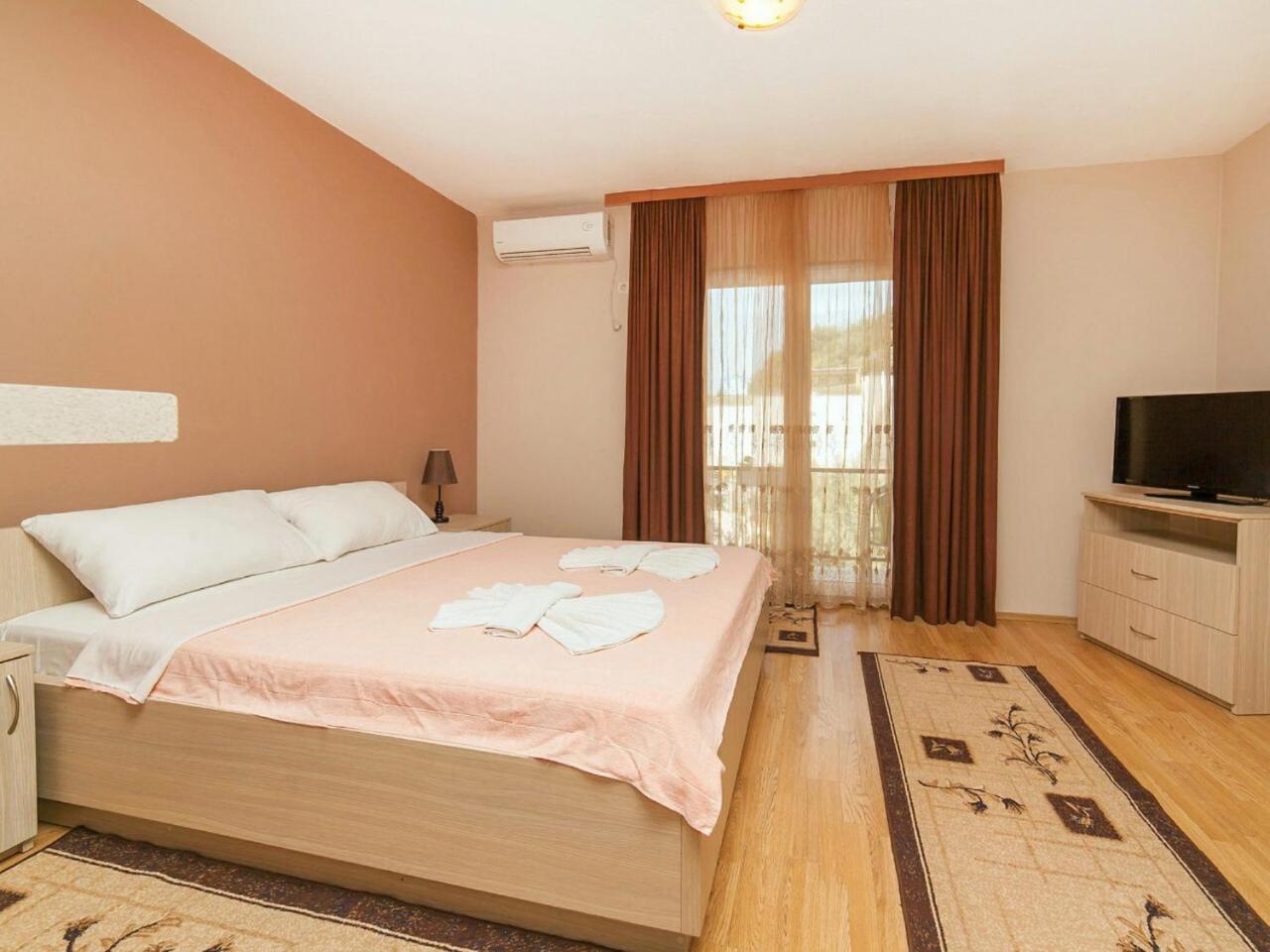 Hana Accommodation Свети Стефан Екстериор снимка