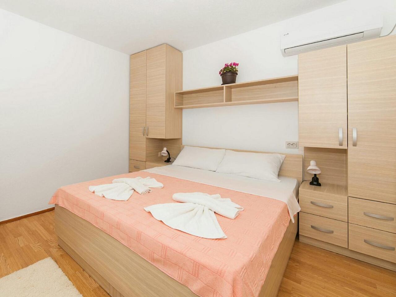 Hana Accommodation Свети Стефан Екстериор снимка