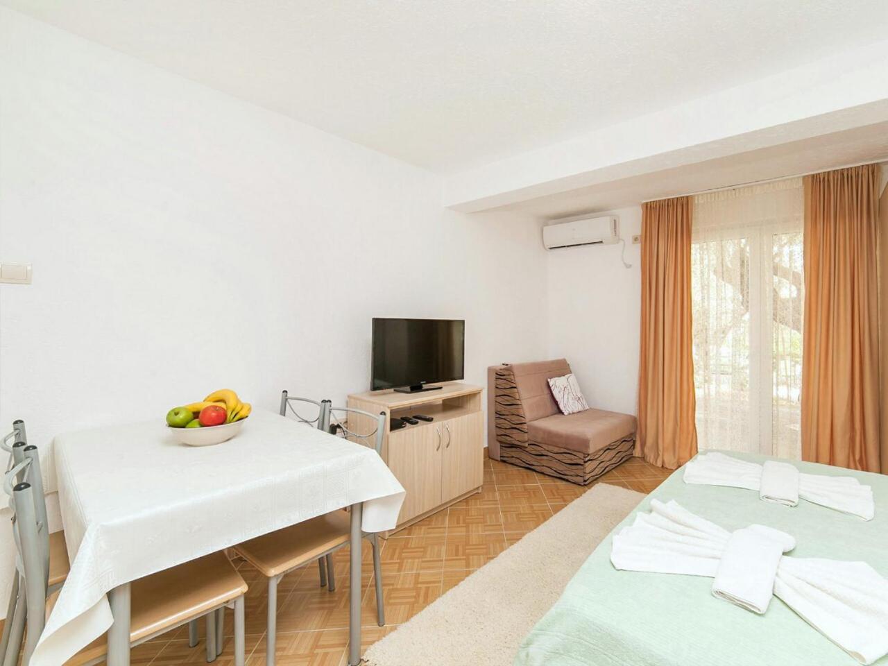 Hana Accommodation Свети Стефан Екстериор снимка
