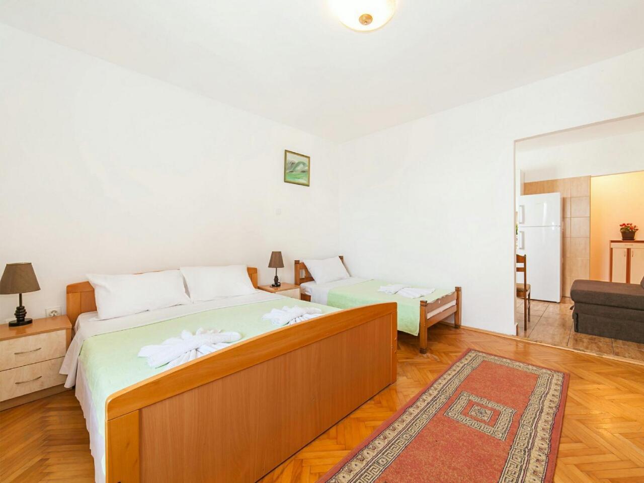 Hana Accommodation Свети Стефан Екстериор снимка
