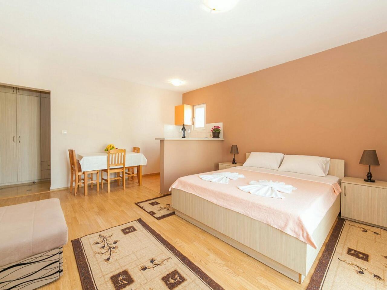 Hana Accommodation Свети Стефан Екстериор снимка