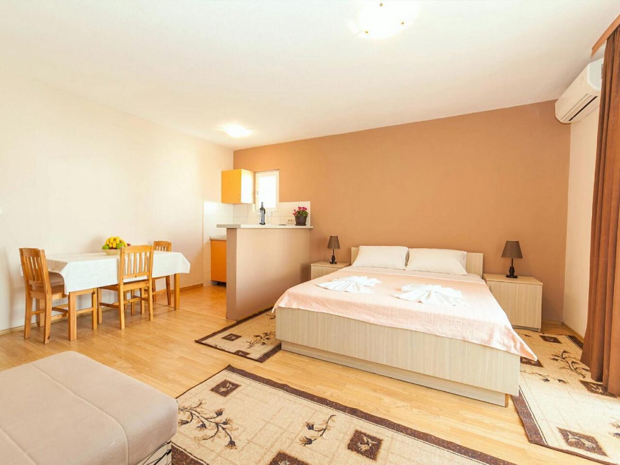Hana Accommodation Свети Стефан Екстериор снимка