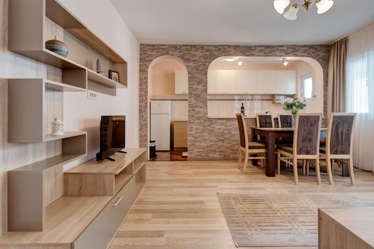 Hana Accommodation Свети Стефан Екстериор снимка