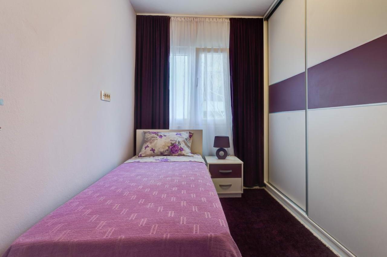 Hana Accommodation Свети Стефан Екстериор снимка