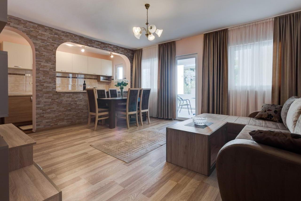 Hana Accommodation Свети Стефан Екстериор снимка